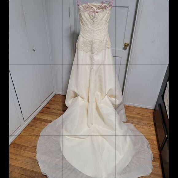 Two by Rosa Clarà Wedding Dress - Picture 9 of 11